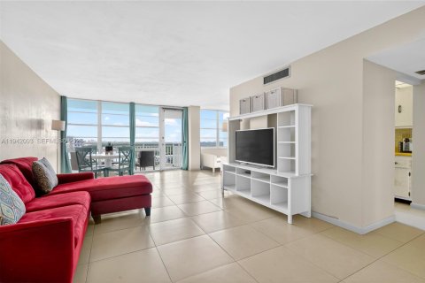 Condo in Sunny Isles Beach, Florida, 1 bedroom  № 1999345 - photo 4