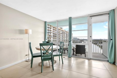 Condo in Sunny Isles Beach, Florida, 1 bedroom  № 1999345 - photo 7