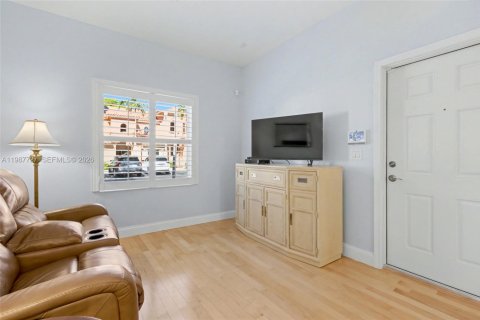 Copropriété à vendre à Dania Beach, Floride: 3 chambres, 128.39 m2 № 2050329 - photo 6