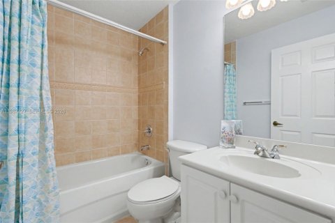 Copropriété à vendre à Dania Beach, Floride: 3 chambres, 128.39 m2 № 2050329 - photo 10