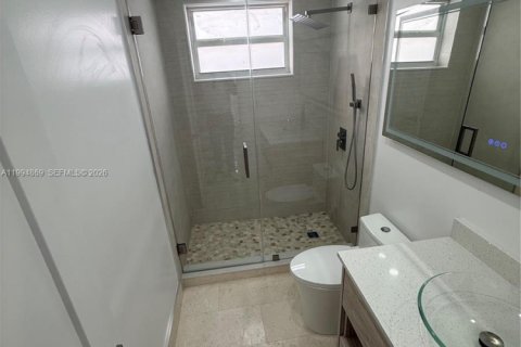 Casa en alquiler en Miami, Florida, 3 dormitorios, 298.49 m2 № 2056460 - foto 11