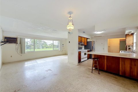 Villa ou maison à vendre à Tavares, Floride: 3 chambres, 159.7 m2 № 2410234 - photo 14