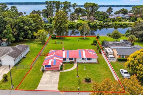 Villa ou maison à vendre à Tavares, Floride: 3 chambres, 159.7 m2 № 2410234 - photo 2