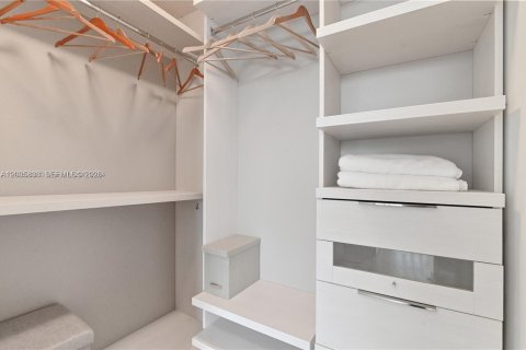 Copropriété à louer à Bal Harbour, Floride: 2 chambres, 158.31 m2 № 2169209 - photo 28