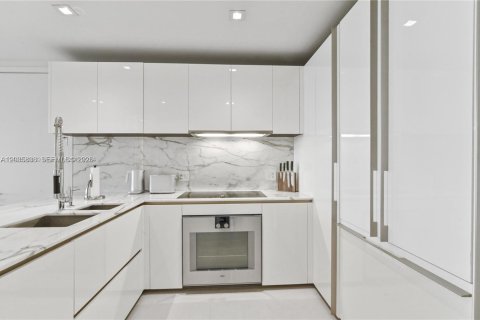 Copropriété à louer à Bal Harbour, Floride: 2 chambres, 158.31 m2 № 2169209 - photo 8