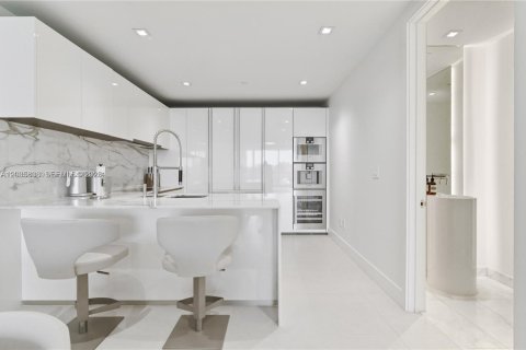 Copropriété à louer à Bal Harbour, Floride: 2 chambres, 158.31 m2 № 2169209 - photo 6