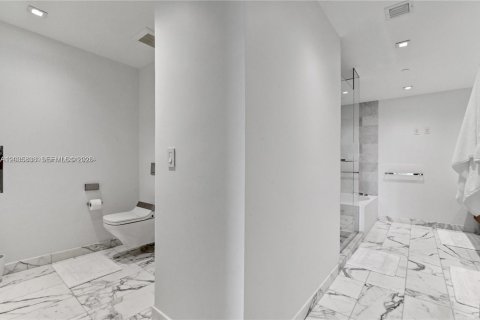 Copropriété à louer à Bal Harbour, Floride: 2 chambres, 158.31 m2 № 2169209 - photo 18