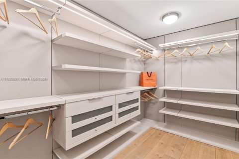 Copropriété à louer à Bal Harbour, Floride: 2 chambres, 158.31 m2 № 2169209 - photo 17