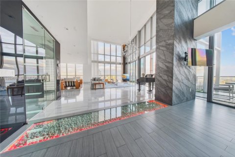 Condominio en venta en Miami, Florida, 6 dormitorios, 645.86 m2 № 2008699 - foto 6