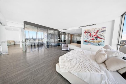 Condominio en venta en Miami, Florida, 6 dormitorios, 645.86 m2 № 2008699 - foto 17