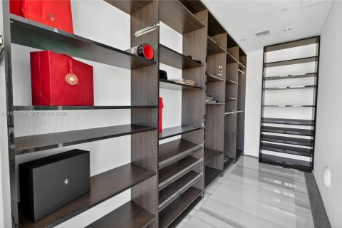 Condominio en venta en Miami, Florida, 6 dormitorios, 645.86 m2 № 2008699 - foto 14