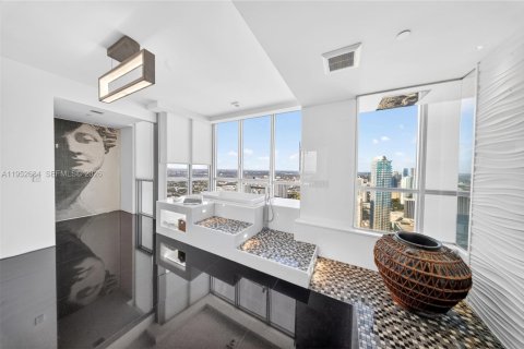 Condominio en venta en Miami, Florida, 6 dormitorios, 645.86 m2 № 2008699 - foto 20