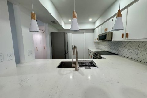 Снять в аренду квартиру в Орландо, Флорида 5 комнат, 113.99м2, № 1857692 - фото 9