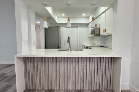 Снять в аренду квартиру в Орландо, Флорида 5 комнат, 113.99м2, № 1857692 - фото 4