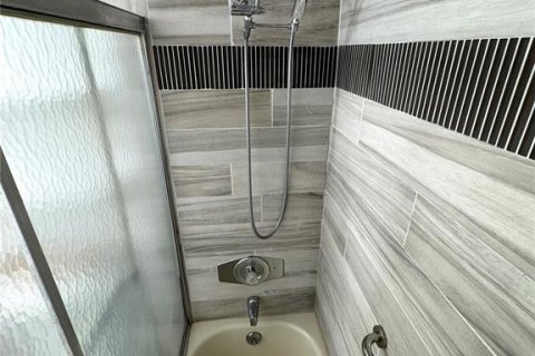 Снять в аренду квартиру в Орландо, Флорида 5 комнат, 113.99м2, № 1857692 - фото 28