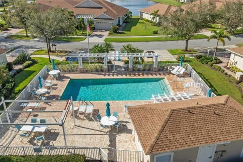 Villa ou maison à louer à North Port, Floride: 2 chambres, 138.61 m2 № 2104138 - photo 2