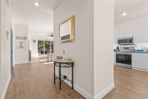 Villa ou maison à louer à North Port, Floride: 2 chambres, 138.61 m2 № 2104138 - photo 4