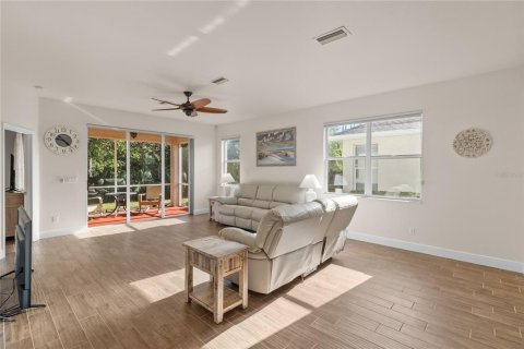 Villa ou maison à louer à North Port, Floride: 2 chambres, 138.61 m2 № 2104138 - photo 8