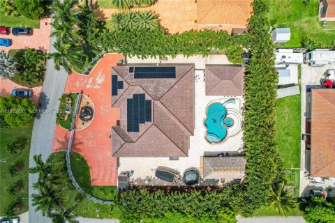 Купить виллу или дом в Майами, Флорида 5 спален, 308.34м2, № 2008894 - фото 2