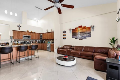 Купить виллу или дом в Майами, Флорида 5 спален, 308.34м2, № 2008894 - фото 11
