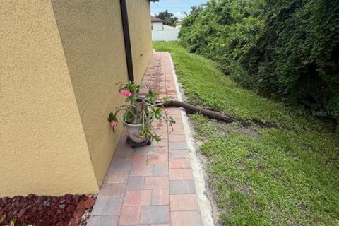 Villa ou maison à louer à Lehigh Acres, Floride: 3 chambres, 118.91 m2 № 2408368 - photo 25