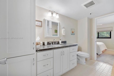 Copropriété à vendre à Pompano Beach, Floride: 2 chambres, 113.53 m2 № 2274325 - photo 17