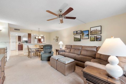 Copropriété à vendre à Pompano Beach, Floride: 2 chambres, 113.53 m2 № 2274325 - photo 23
