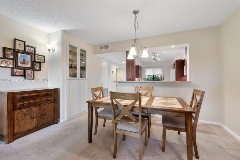Copropriété à vendre à Pompano Beach, Floride: 2 chambres, 113.53 m2 № 2274325 - photo 25