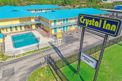 Hotel en venta en Saint Petersburg, Florida, 1657.75 m2 № 1740846 - foto 1