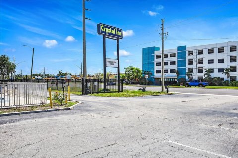 Hotel en venta en Saint Petersburg, Florida, 1657.75 m2 № 1740846 - foto 4