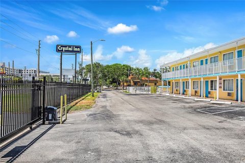 Hotel en venta en Saint Petersburg, Florida, 1657.75 m2 № 1740846 - foto 8