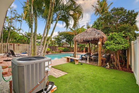 Casa en alquiler en Fort Lauderdale, Florida, 3 dormitorios, 144 m2 № 2085079 - foto 3