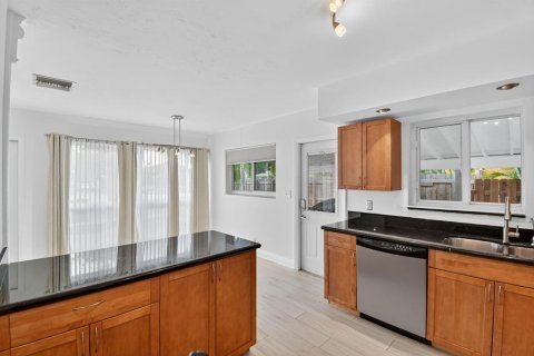 Casa en alquiler en Fort Lauderdale, Florida, 3 dormitorios, 144 m2 № 2085079 - foto 6
