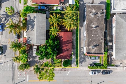 House in Miami, Florida 2 bedrooms, 101.26 sq.m. № 1947947 - photo 20
