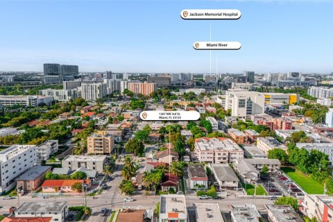 House in Miami, Florida 2 bedrooms, 101.26 sq.m. № 1947947 - photo 19