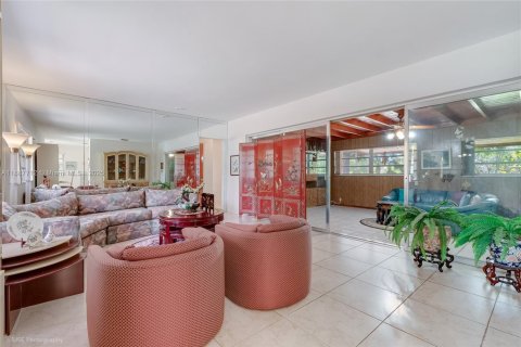 Купить виллу или дом в Майами, Флорида 3 спальни, 175.59м2, № 1933082 - фото 12