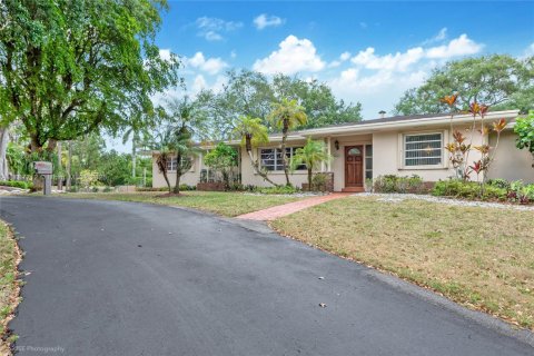 Купить виллу или дом в Майами, Флорида 3 спальни, 175.59м2, № 1933082 - фото 1