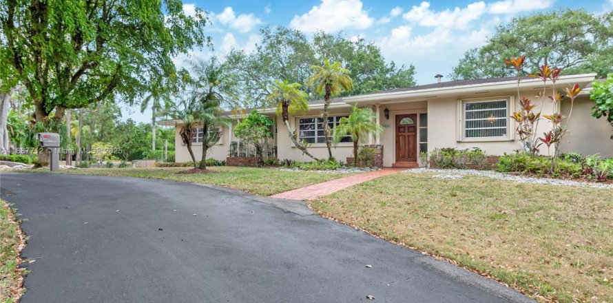 Дом в Майами, Флорида 3 спальни, 175.59м2 № 1933082