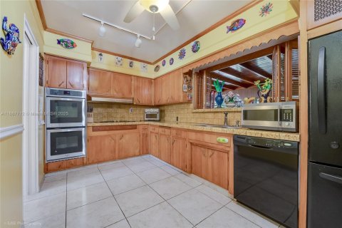 Купить виллу или дом в Майами, Флорида 3 спальни, 175.59м2, № 1933082 - фото 14