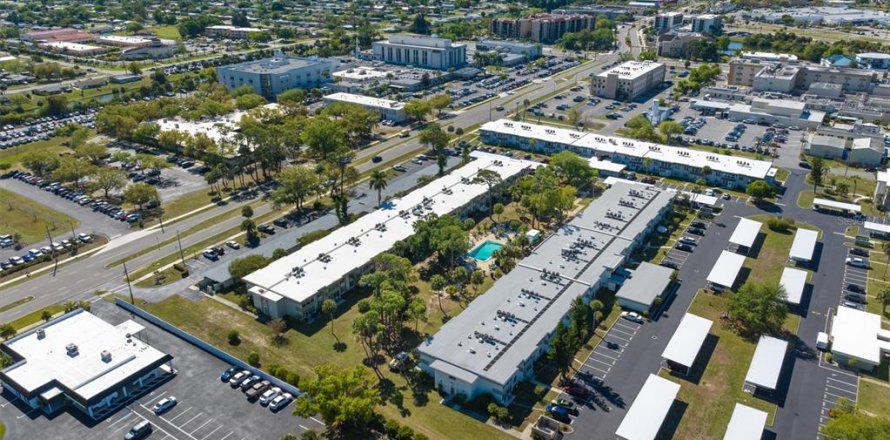 Condo à Port Charlotte, Floride, 2 chambres  № 2233052