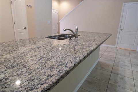 Townhouse in Tampa, Florida 3 bedrooms, 144 sq.m. № 1908154 - photo 13