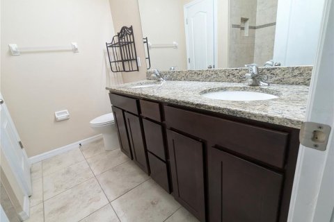 Townhouse in Tampa, Florida 3 bedrooms, 144 sq.m. № 1908154 - photo 24