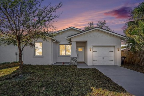 Villa ou maison à vendre à Tampa, Floride: 3 chambres, 115.38 m2 № 2144122 - photo 2
