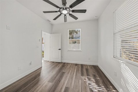 Villa ou maison à vendre à Tampa, Floride: 3 chambres, 115.38 m2 № 2144122 - photo 12