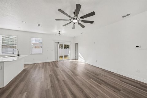 Villa ou maison à vendre à Tampa, Floride: 3 chambres, 115.38 m2 № 2144122 - photo 7