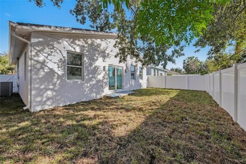 Villa ou maison à vendre à Tampa, Floride: 3 chambres, 115.38 m2 № 2144122 - photo 23