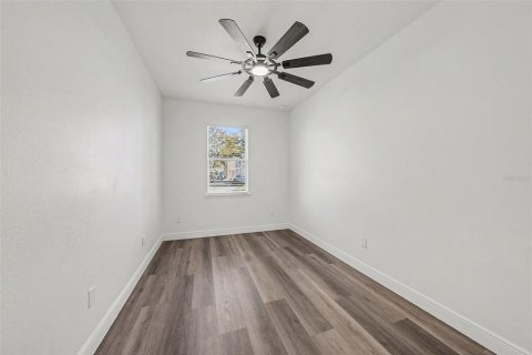 Villa ou maison à vendre à Tampa, Floride: 3 chambres, 115.38 m2 № 2144122 - photo 18