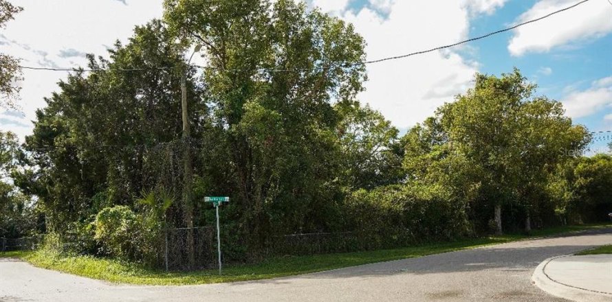 House in Orlando, Florida 3 bedrooms, 134.62 sq.m. № 1722493