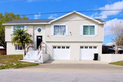 Casa en venta en Lake Wales, Florida, 5 dormitorios, 162.58 m2 № 1783322 - foto 1