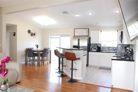 Casa en venta en Lake Wales, Florida, 5 dormitorios, 162.58 m2 № 1783322 - foto 7